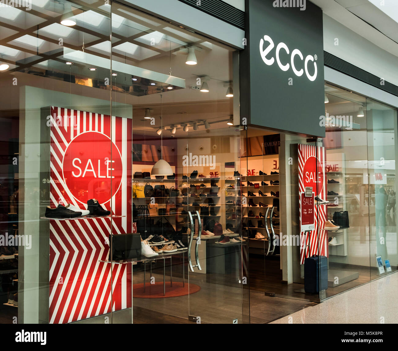 ecco shoe shops