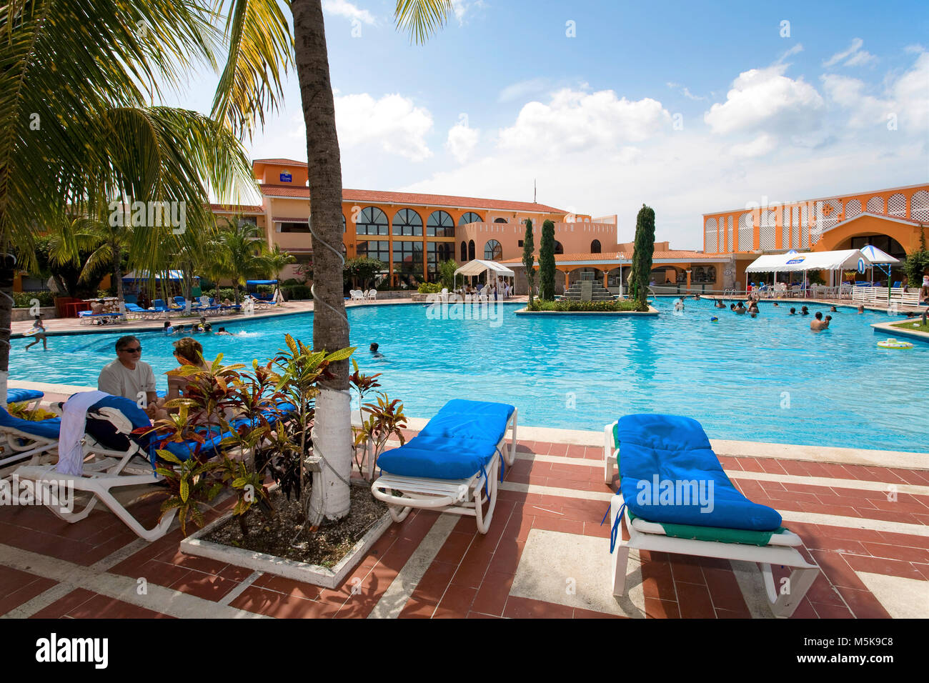 Pool-Landschaft im Hotel Cozumel, Cozumel, Mexiko, Karibik | Pool at Hotel Cozumel, Cozumel, Mexico, Caribbean Stock Photo