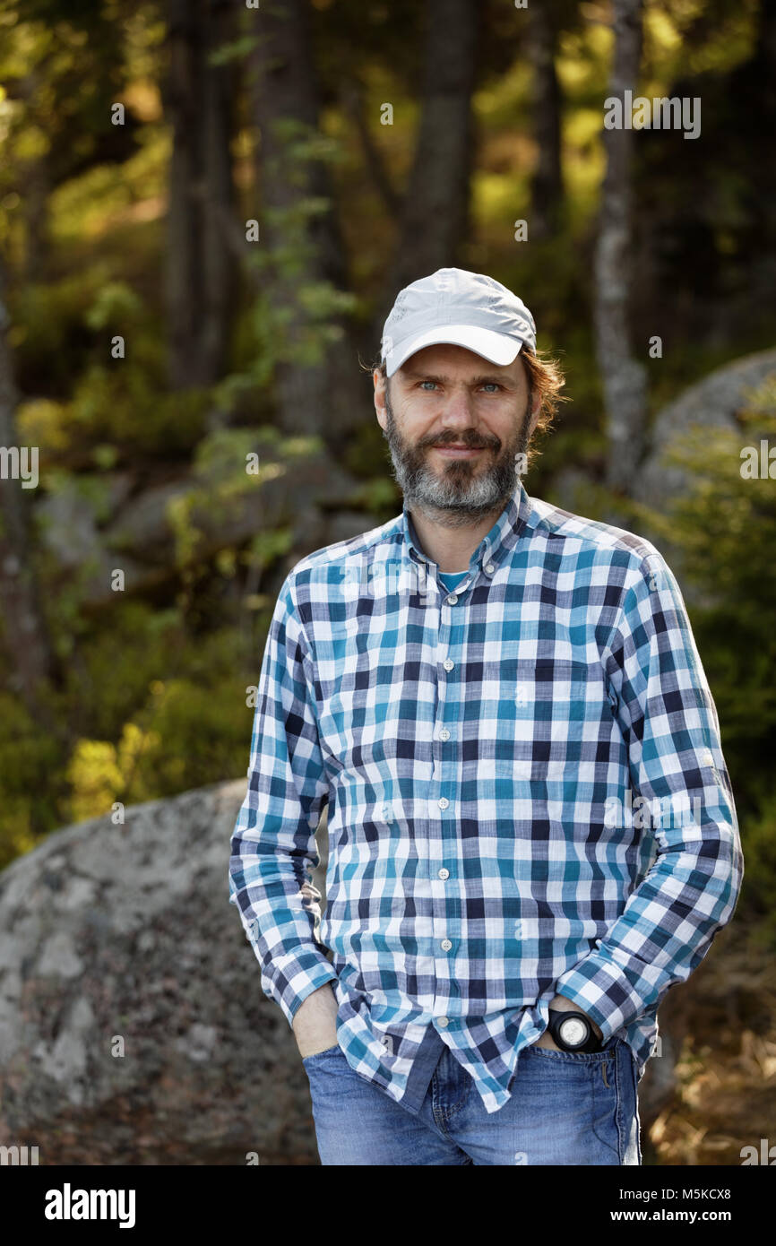 Mature bearded tourist man hi-res stock photography and images - Alamy