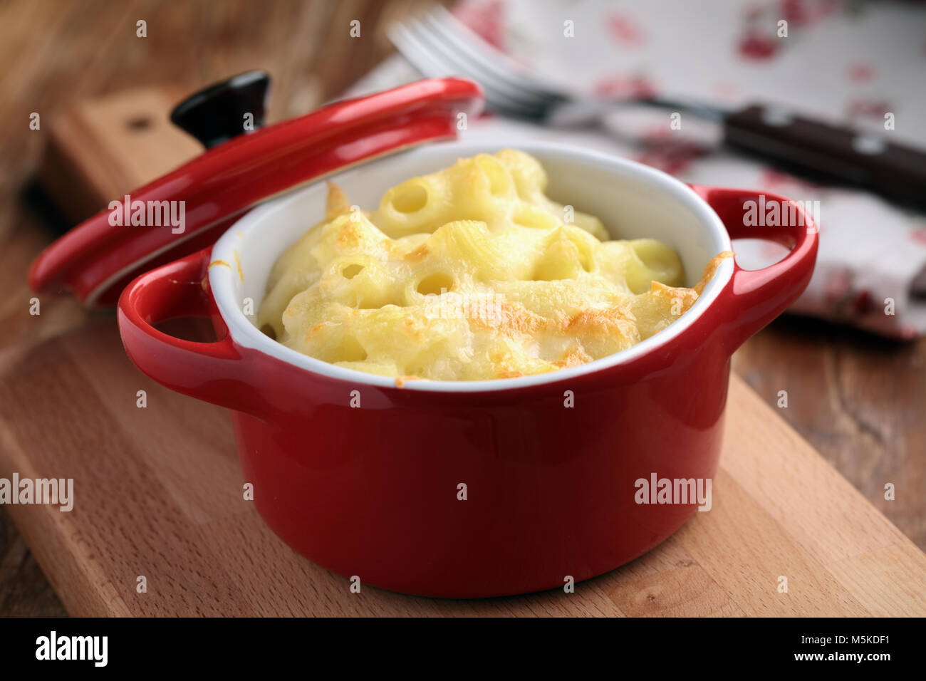 Macaroni and cheese in a pot Stock Photo Alamy