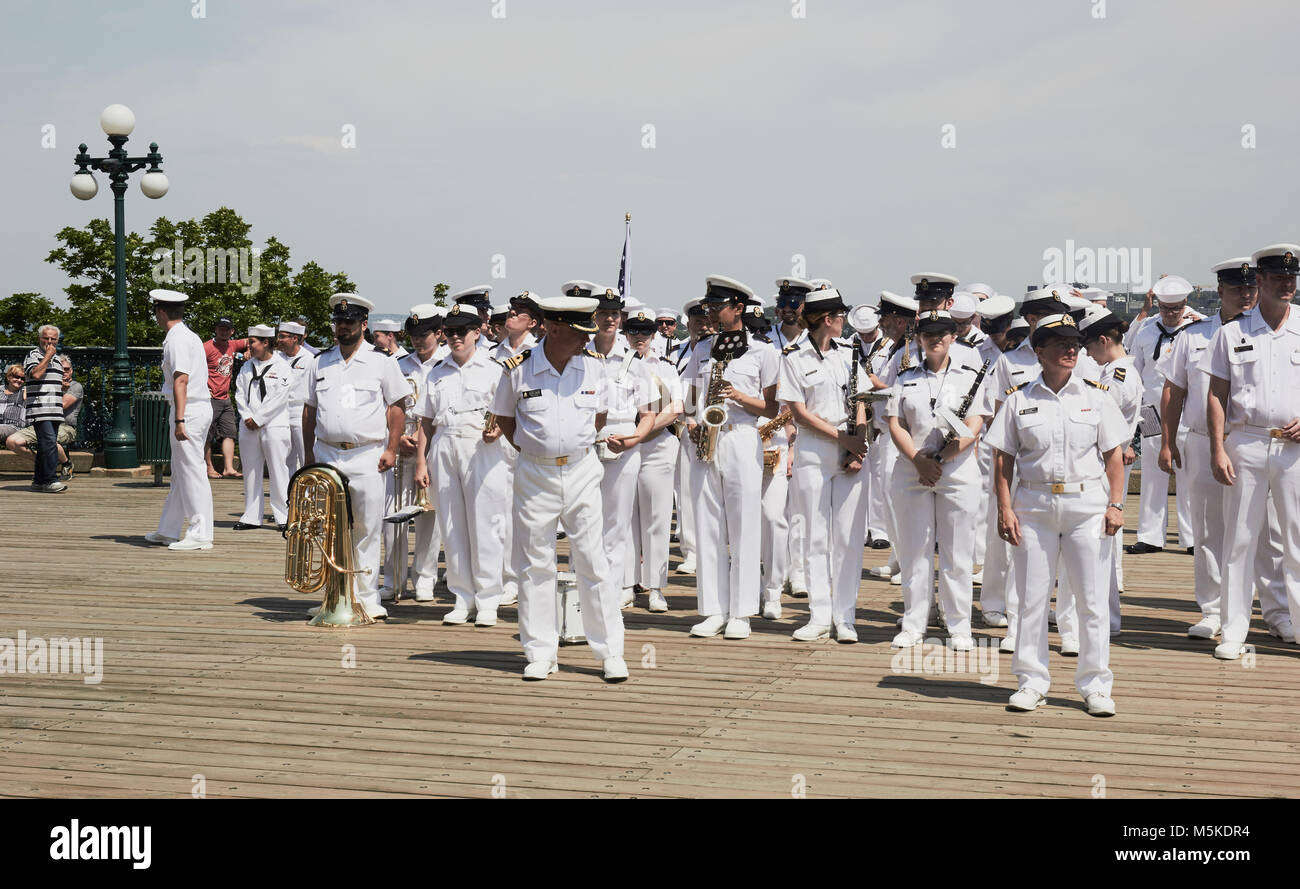 Marine uniforms hi-res stock photography and images - Alamy