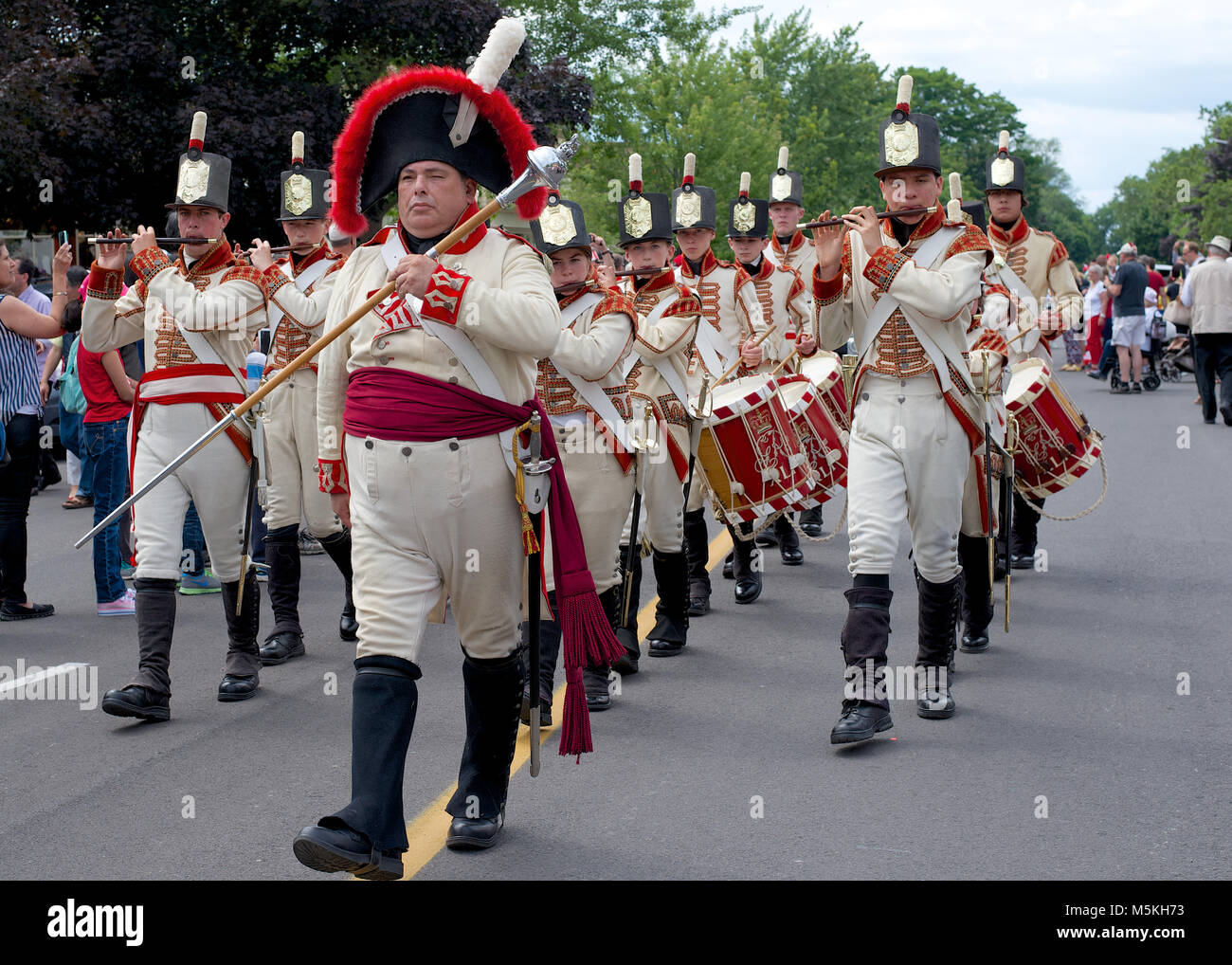 The Fort George National Historic Site Fife and Drum band marching through the streets of Niagara-on-the-Lake as part of the annual Canada Day Parade Stock Photo