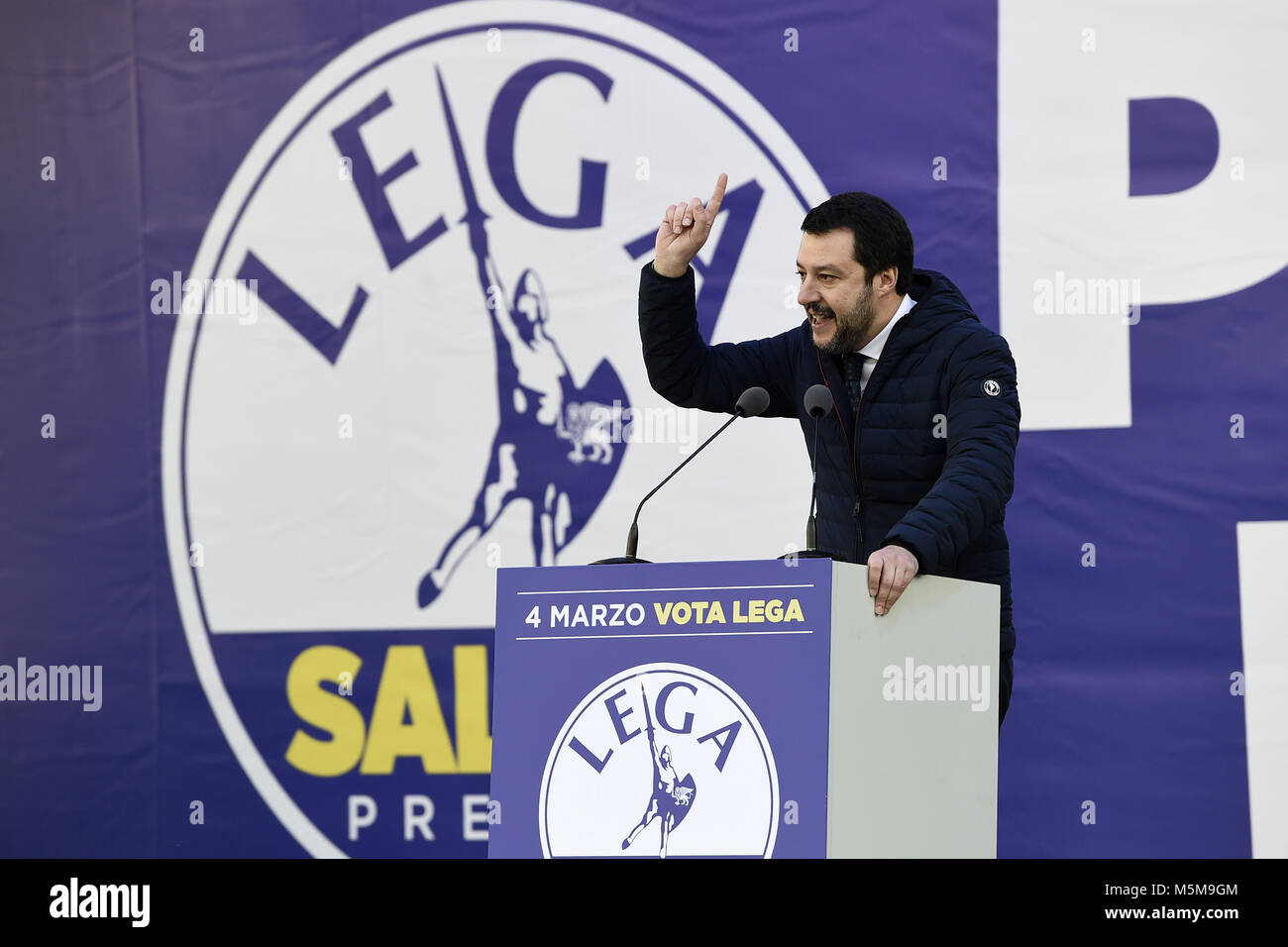 Milan, Italy, 24 Feb 2018. Matteo Salvini   Lega Nord party rally during the italian election campaign . Manifestazione Lega nord  Foto Daniele Buffa  Image / Insidefoto Credit: insidefoto srl/Alamy Live News Stock Photo