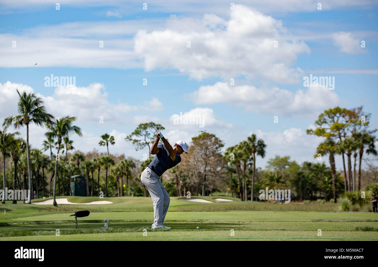 Palm Beach Gardens, Florida, USA. 24th Feb, 2018. Tiger Woods tees off on the par 3, 7th hole during the third round of the Honda Classic at PGA National Resort and Spa in Palm Beach Gardens, Florida on February 24, 2018. Credit: Allen Eyestone/The Palm Beach Post/ZUMA Wire/Alamy Live News Stock Photo