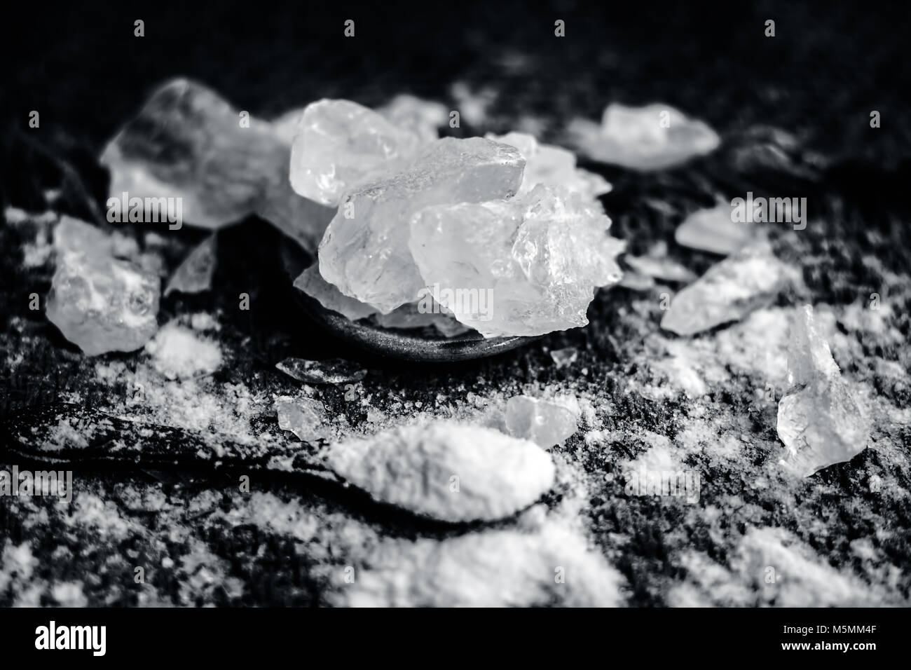 Potassium aluminum sulfate hires stock photography and images Alamy