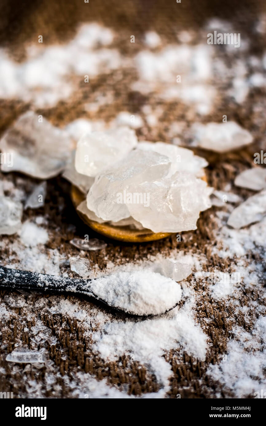Potassium aluminum sulfate hires stock photography and images Alamy