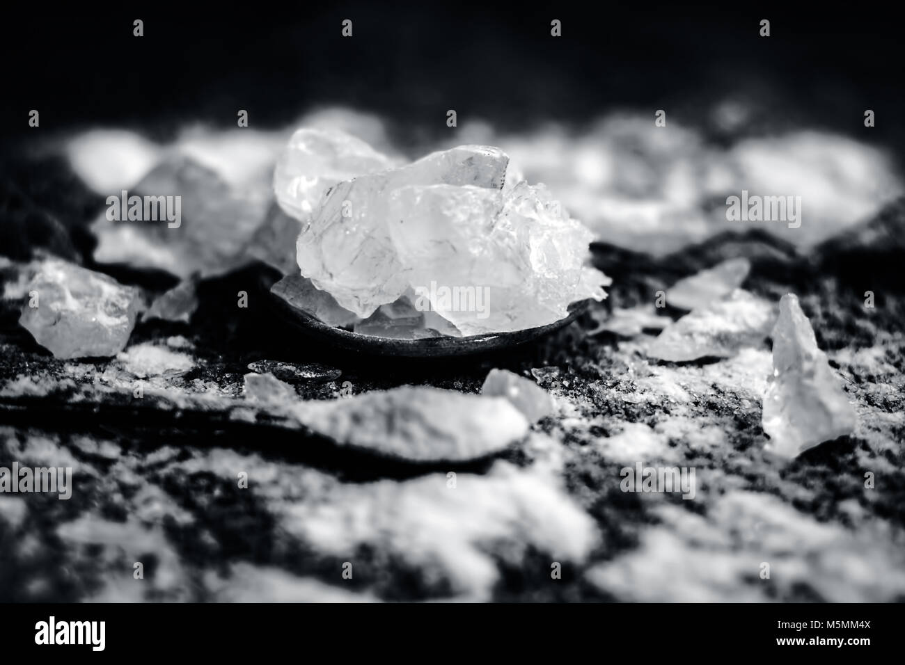 Potassium aluminum sulfate hires stock photography and images Alamy