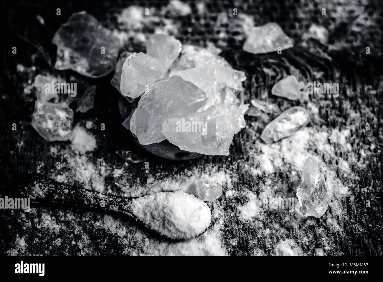 Potassium aluminum sulfate hires stock photography and images Alamy
