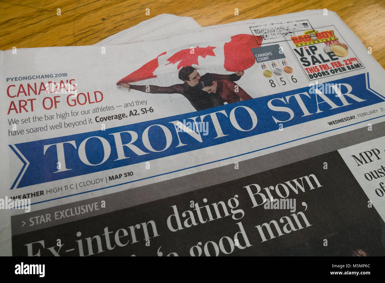 toronto stars newspaper front page Stock Photo Alamy