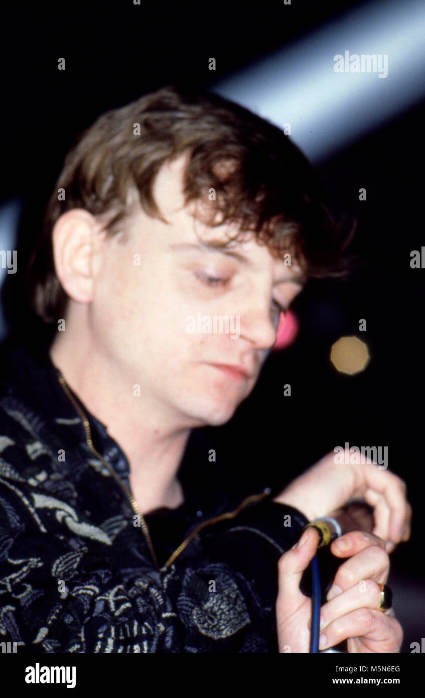 Mark E Smith of The Fall promoting their album 'The Frenz Experiment' at HMV Oxford St.  London, 1988   THE FALL SINGER MARK E. SMITH DEAD Influential British rocker MARK E. SMITH has died, aged 60. The Fall frontman died at his home in England on Wednesday morning (24Jan18), according to a statement from the band's manager Pam Van Damned, who also asked the media and fans to be respectful of his family's privacy. Smith had been been ill for quite some some time and The Fall were forced to cancel a number of shows recently. He performed at gigs in England late last year (17) from a wheelchair. Stock Photo