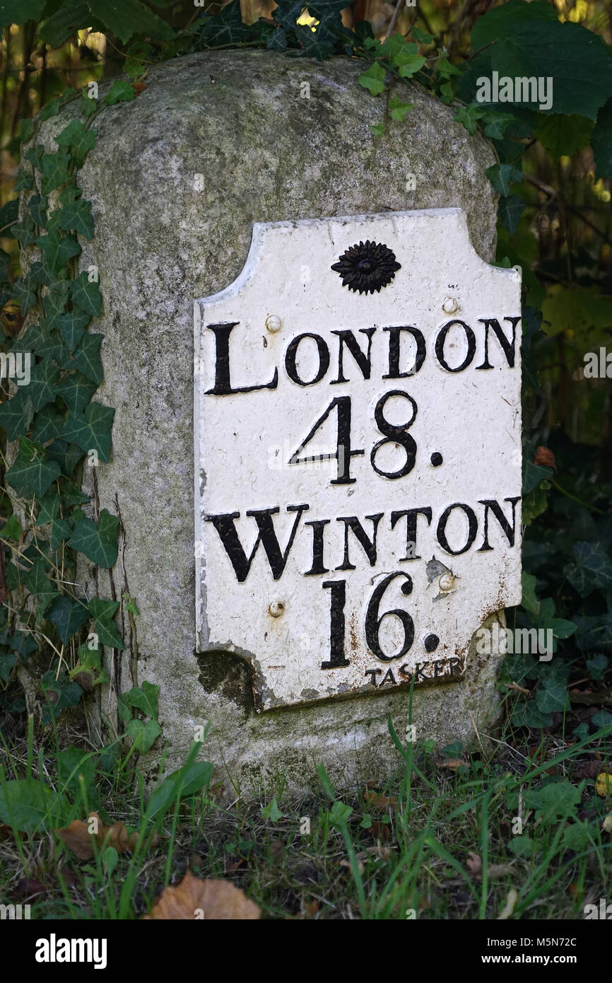 Milestone on the old Winchester Road between Chawton and Alton (1) Stock Photo