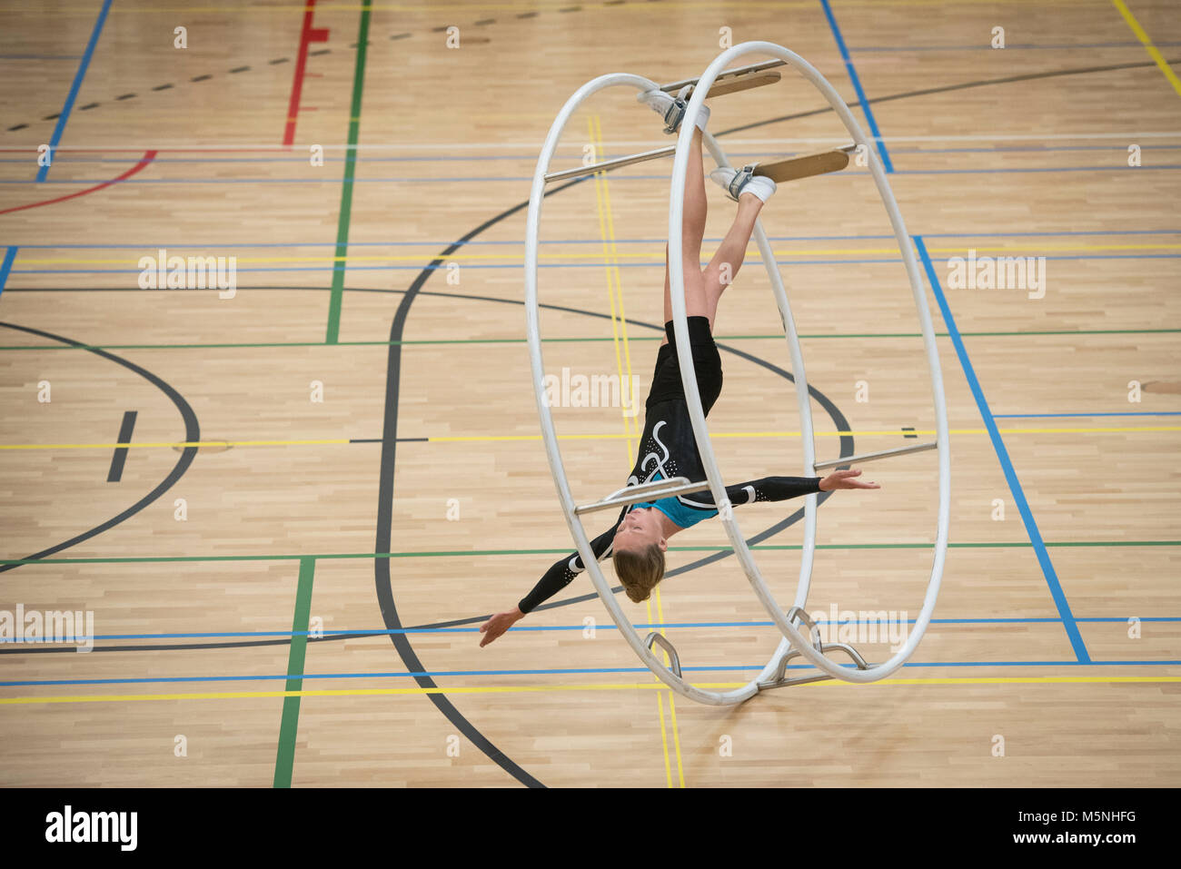 Wheel gymnastics hires stock photography and images Alamy