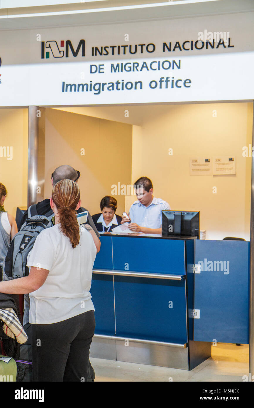 Immigration office airport america hi-res stock photography and images -  Alamy