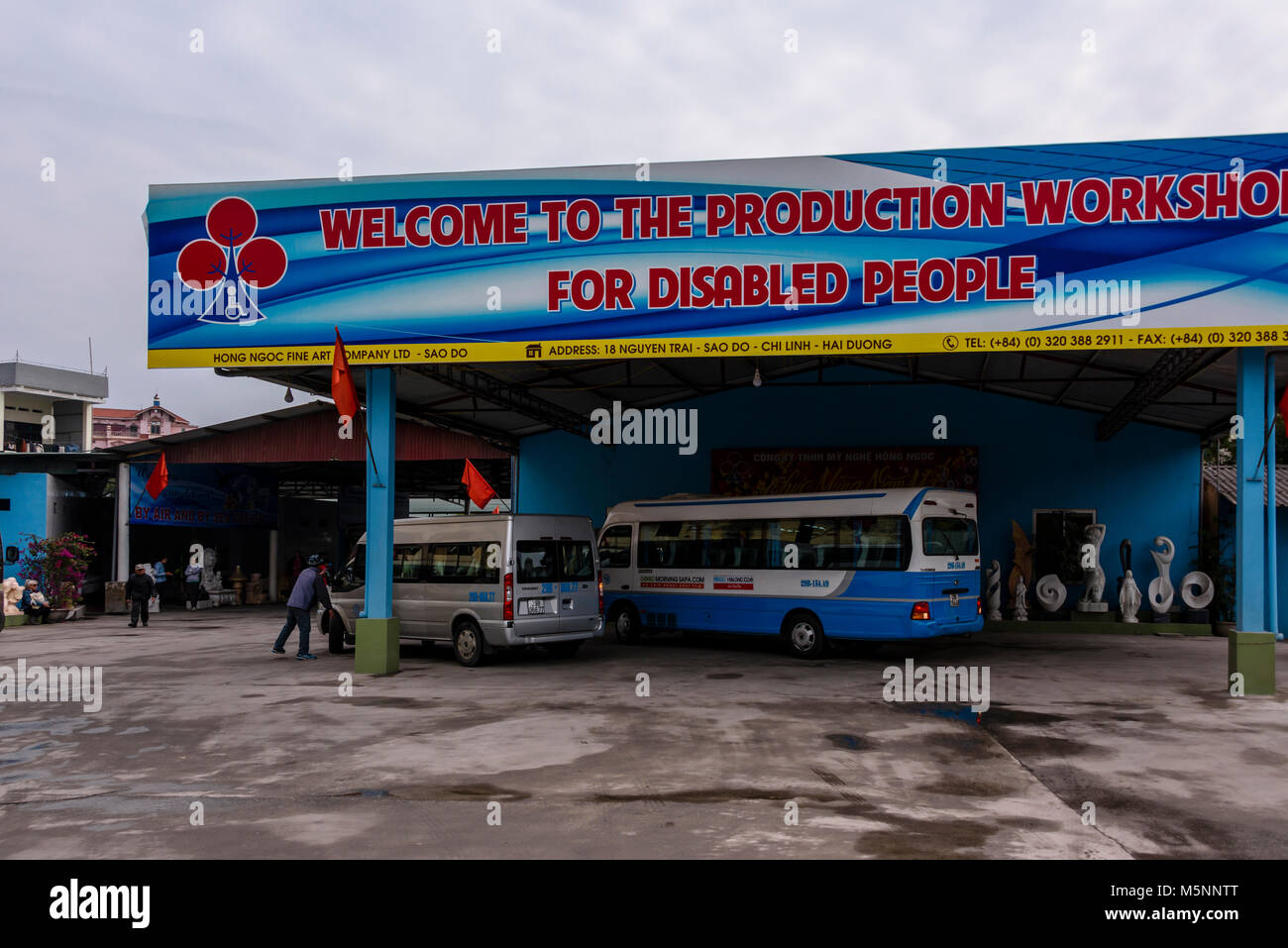 Hong Ngoc Centre for Disabled People, an overpriced tourist trap on the way to Halong Bay, Vietnam which many tour coaches stop at on the way. Stock Photo