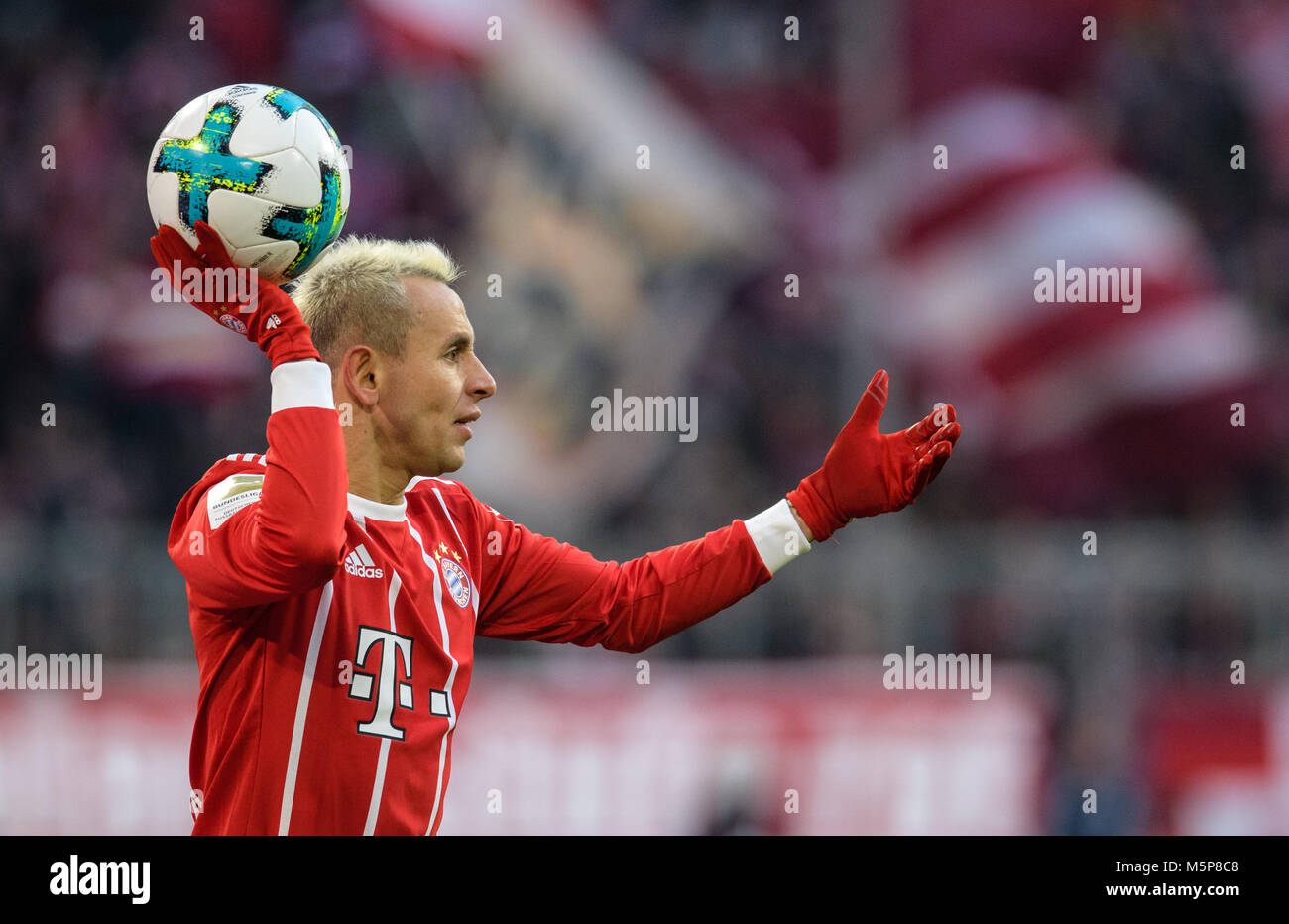 24 Febuary 2018, Germany, Munich: German Bundesliga soccer match between Bayern Munich and Hertha BSC, Allianz Arena. Bayern's Rafinha in action. Photo: Matthias Balk/dpa - Nutzung nur nach vertraglicher Vereinbarung Stock Photo