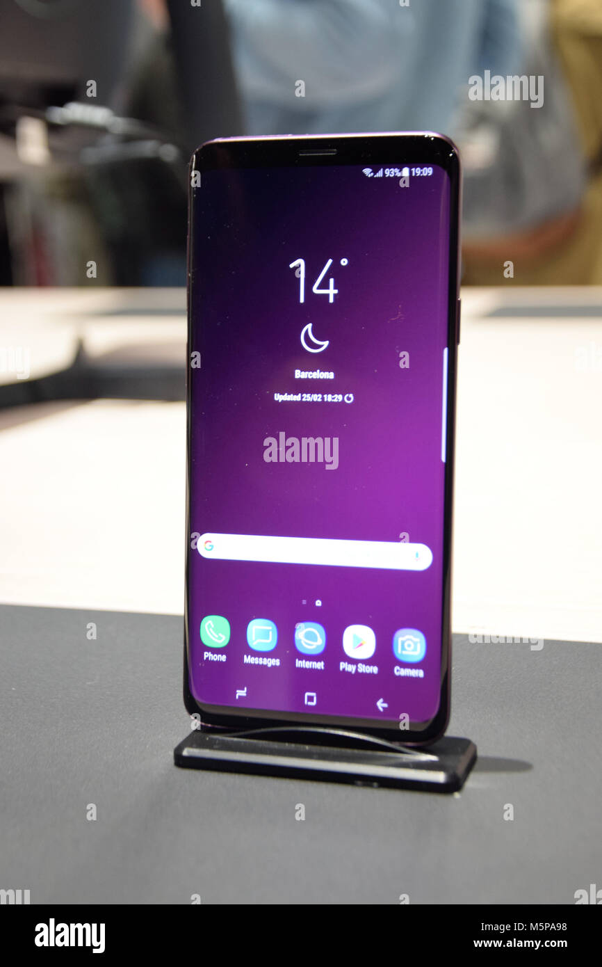 Samsung galaxy s9 plus hi-res stock photography and images - Alamy