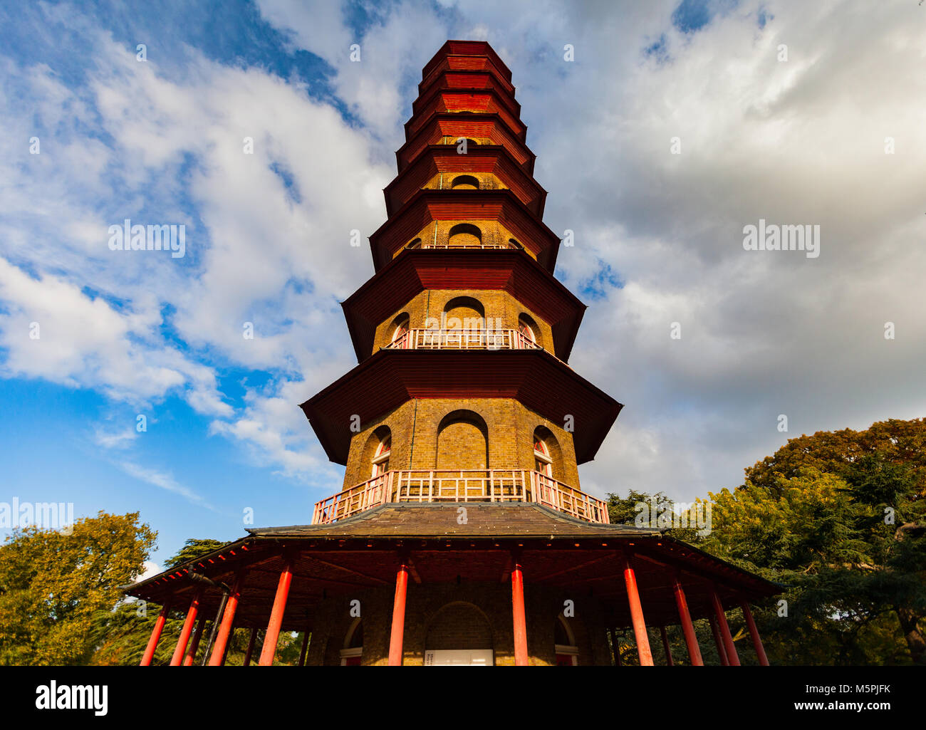 Kew gardens london pagoda hires stock photography and images Alamy