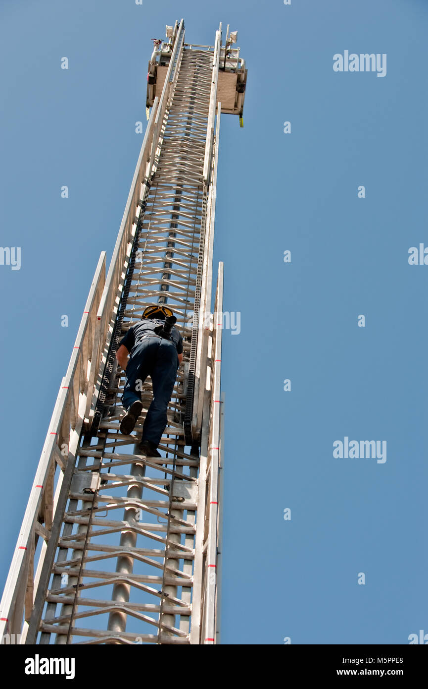 Aerial ladder hires stock photography and images Alamy