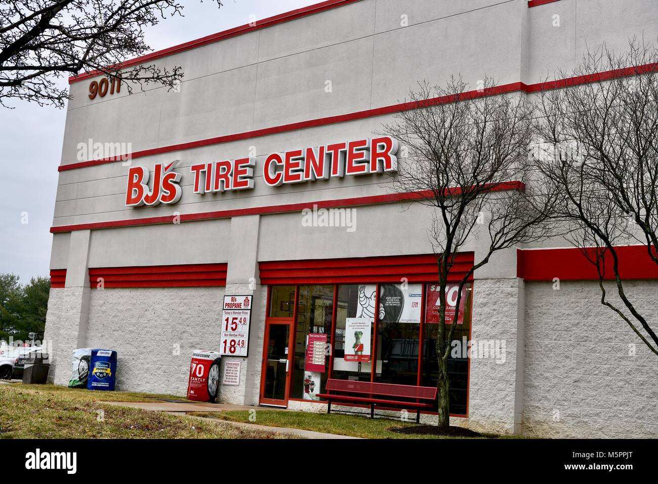 BJ's Tire Center at BJ's Wholesale Club, Columbia, MD, USA Stock Photo