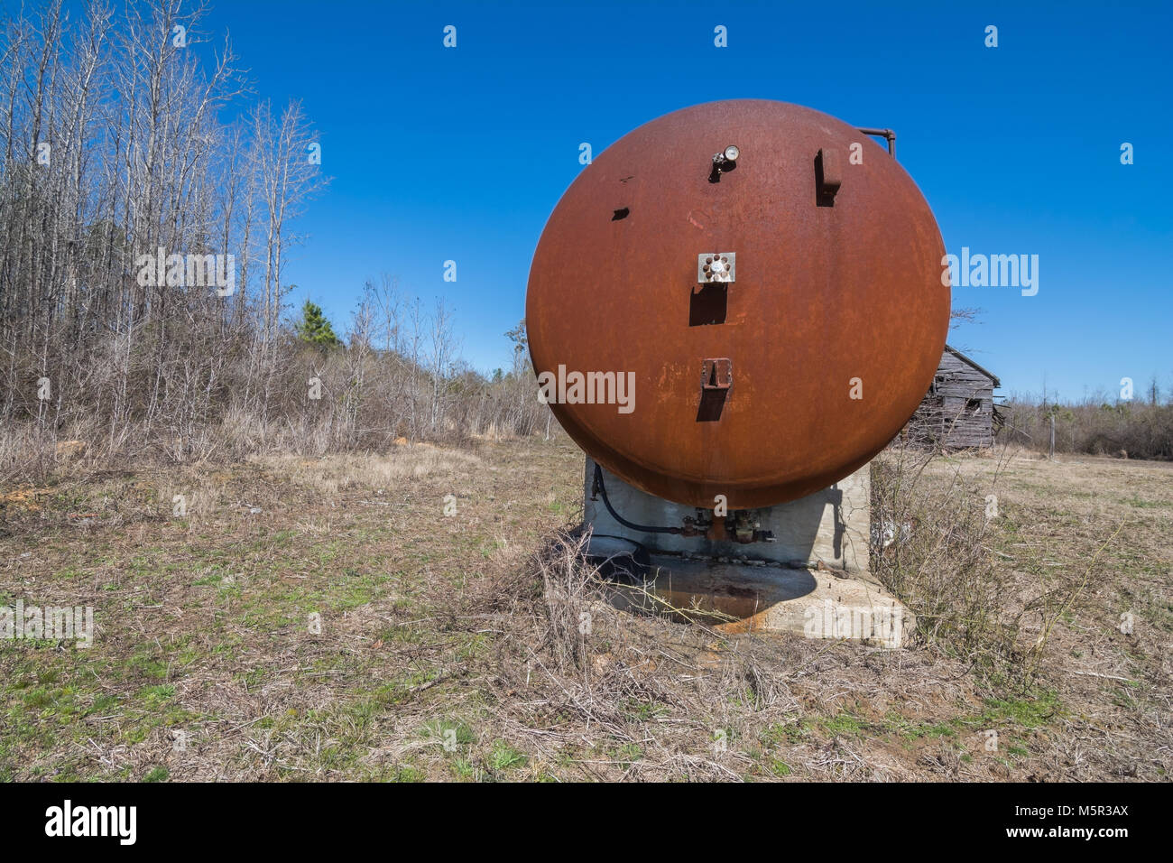 Rusted propane gas tank hires stock photography and images Alamy