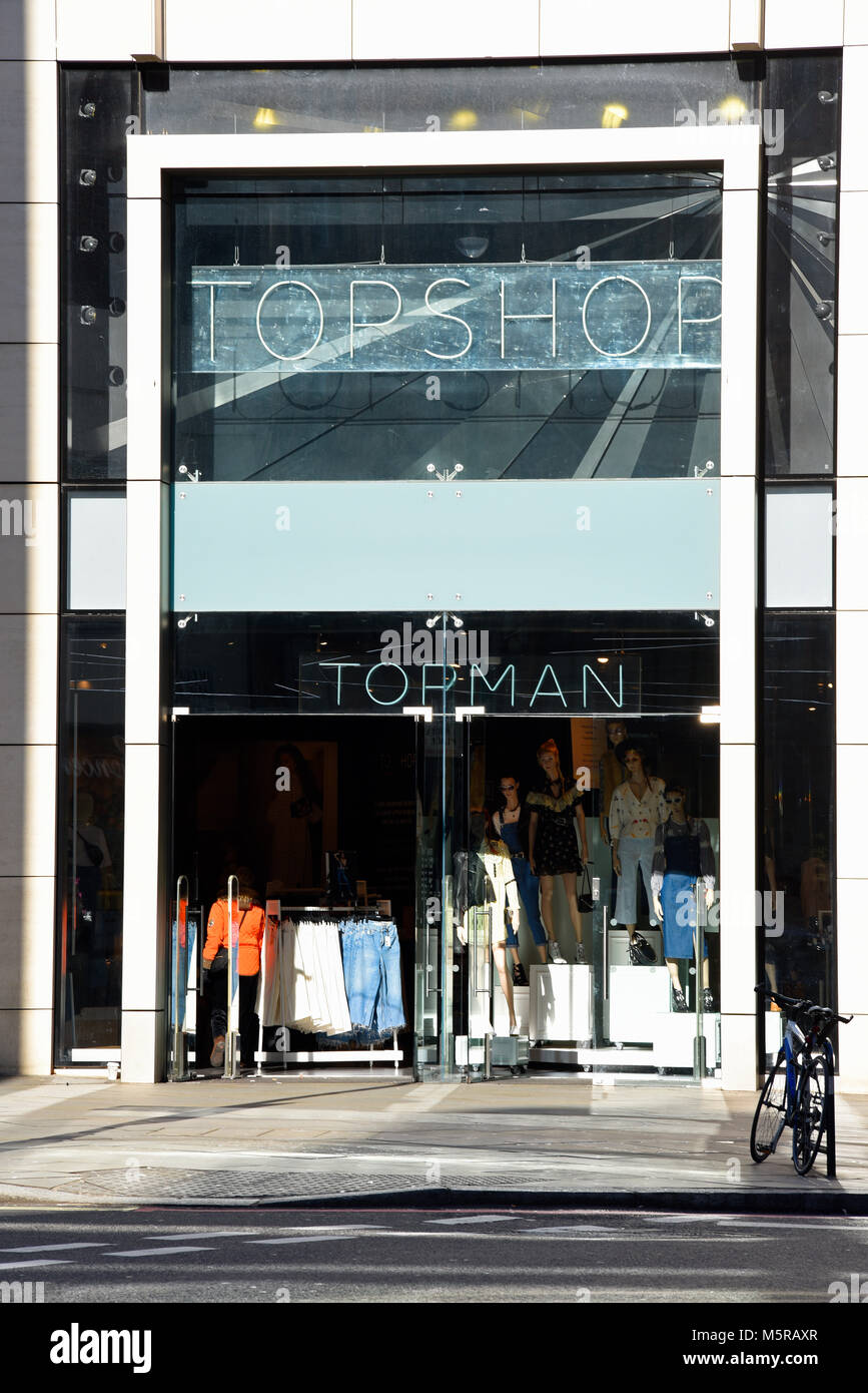 Topshop Topman shop in Brompton Road, Knightsbridge, London. Entrance with  brand names sign. Fashion Stock Photo - Alamy