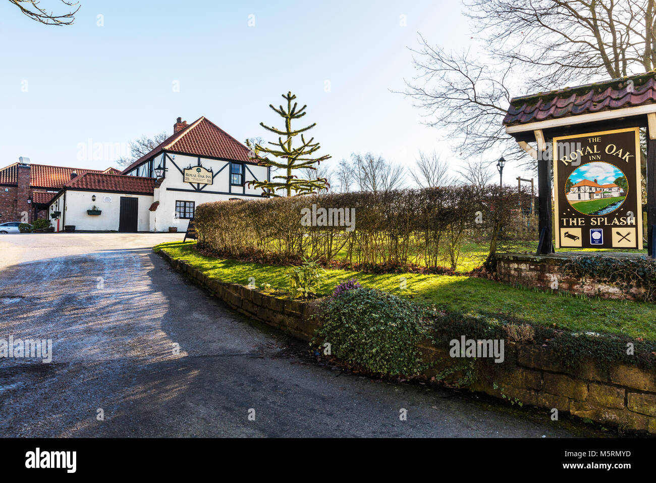 Uk pub signs hires stock photography and images Alamy
