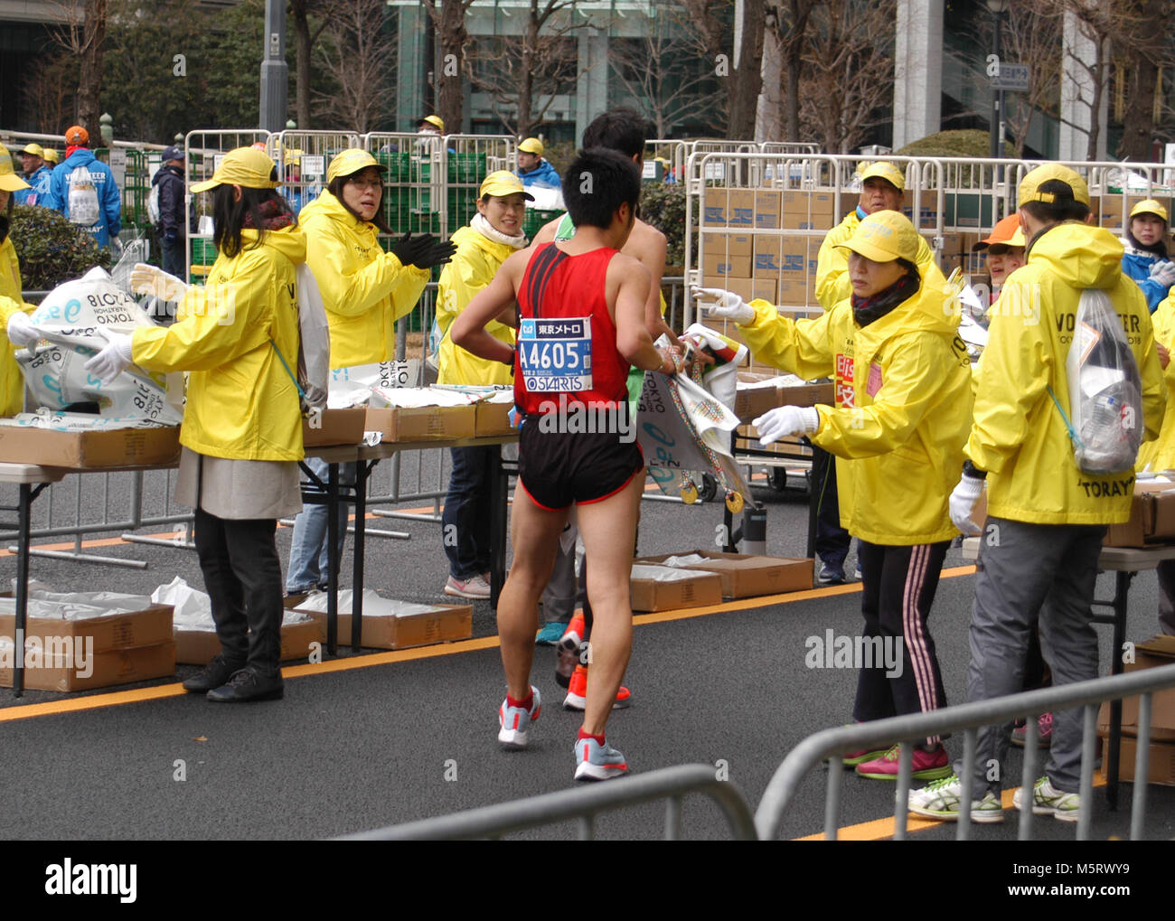 Tokyo marathon runners hires stock photography and images Alamy