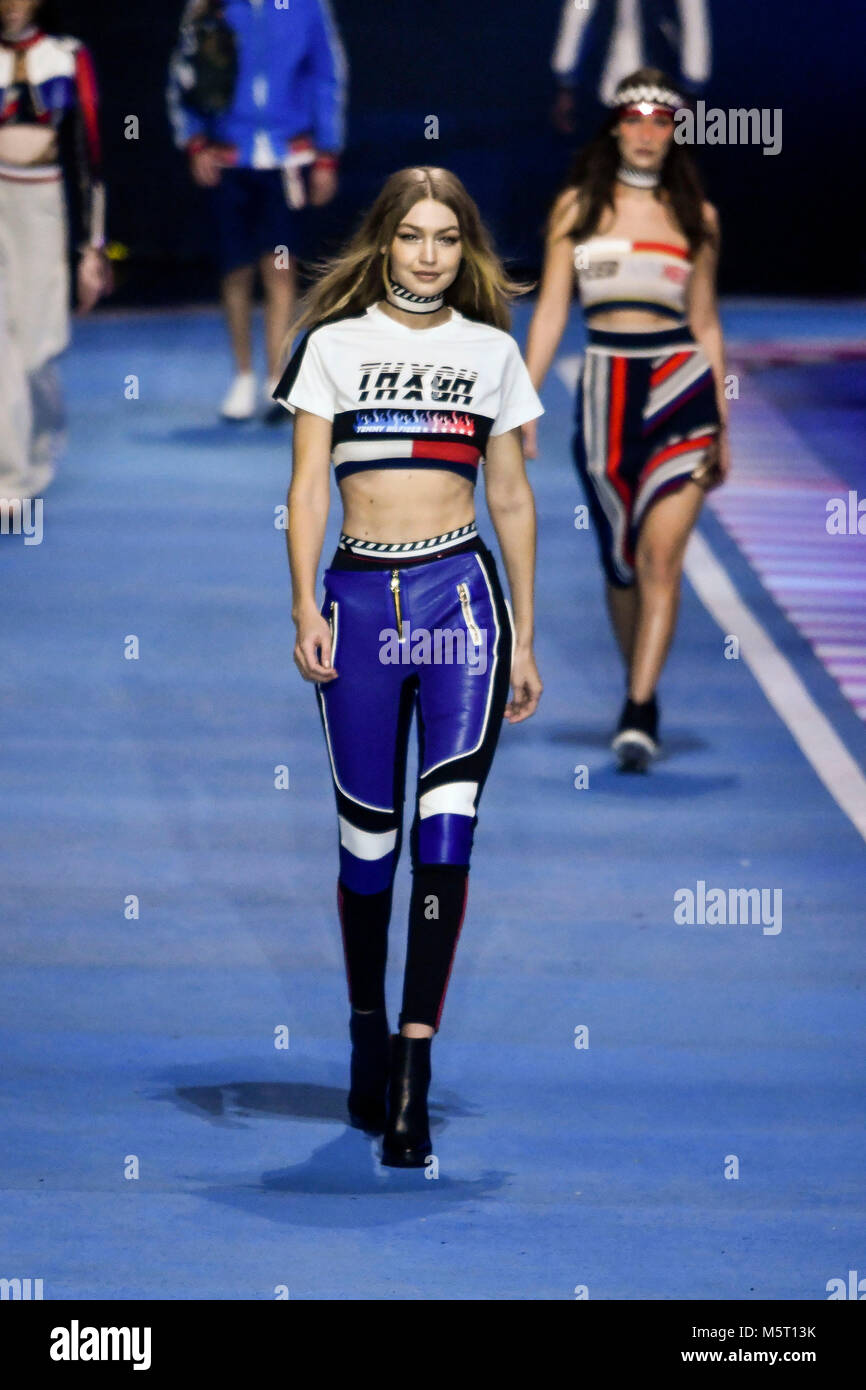 Gigi hadid tommy hilfiger hi-res stock photography and images - Page 3 -  Alamy
