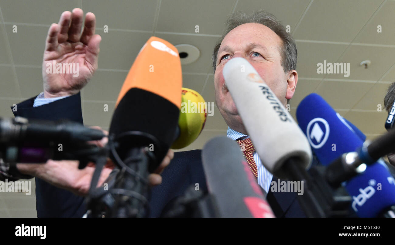 26 February 2018, Germany, Potsdam: The chairman of the German United Services Trade Union Verdi, Frank Bsirske, delivers a statement to the press at the beginning of the first round of negotiations concerning the salaries of public service sector employees. Public sector unions are demanding a pay increase of six percent. Photo: Bernd Settnik/dpa-Zentralbild/dpa Stock Photo