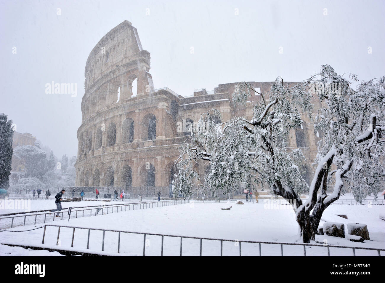 February in italy hi-res stock photography and images - Alamy