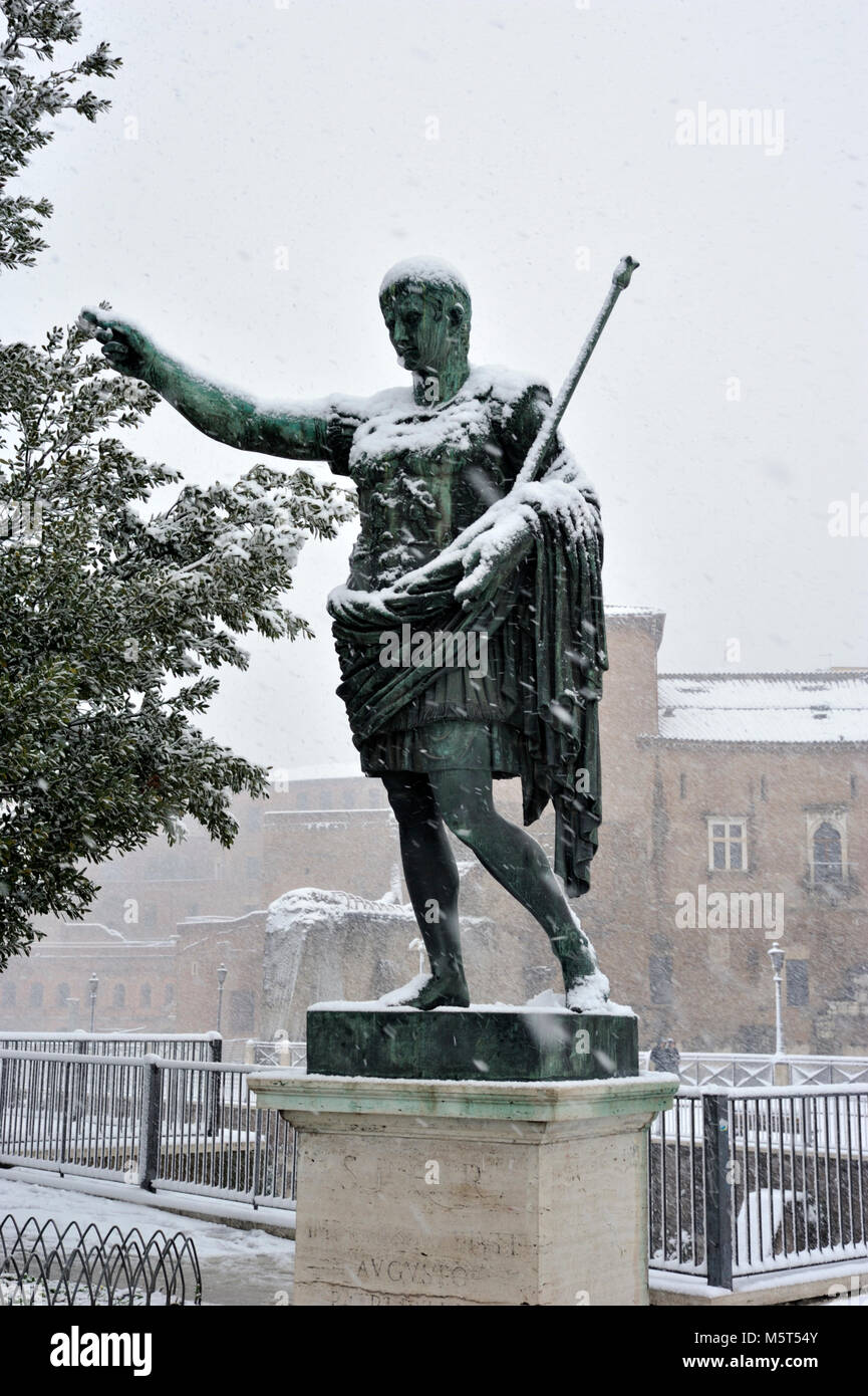 Rome, Italy. 26th February, 2018. Snow in Rome, Statue of Augustus. Credit: Vito Arcomano/Alamy Live News Stock Photo