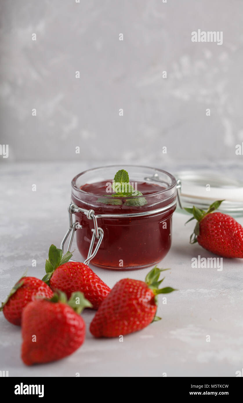 Strawberry jam jar fruit spread hi-res stock photography and images - Alamy