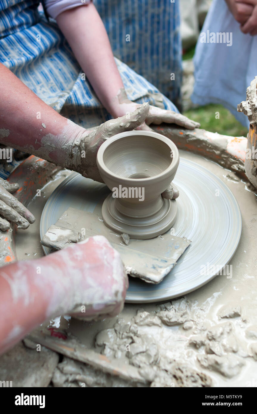 Pottery formation process of the clay dish with traditional method as