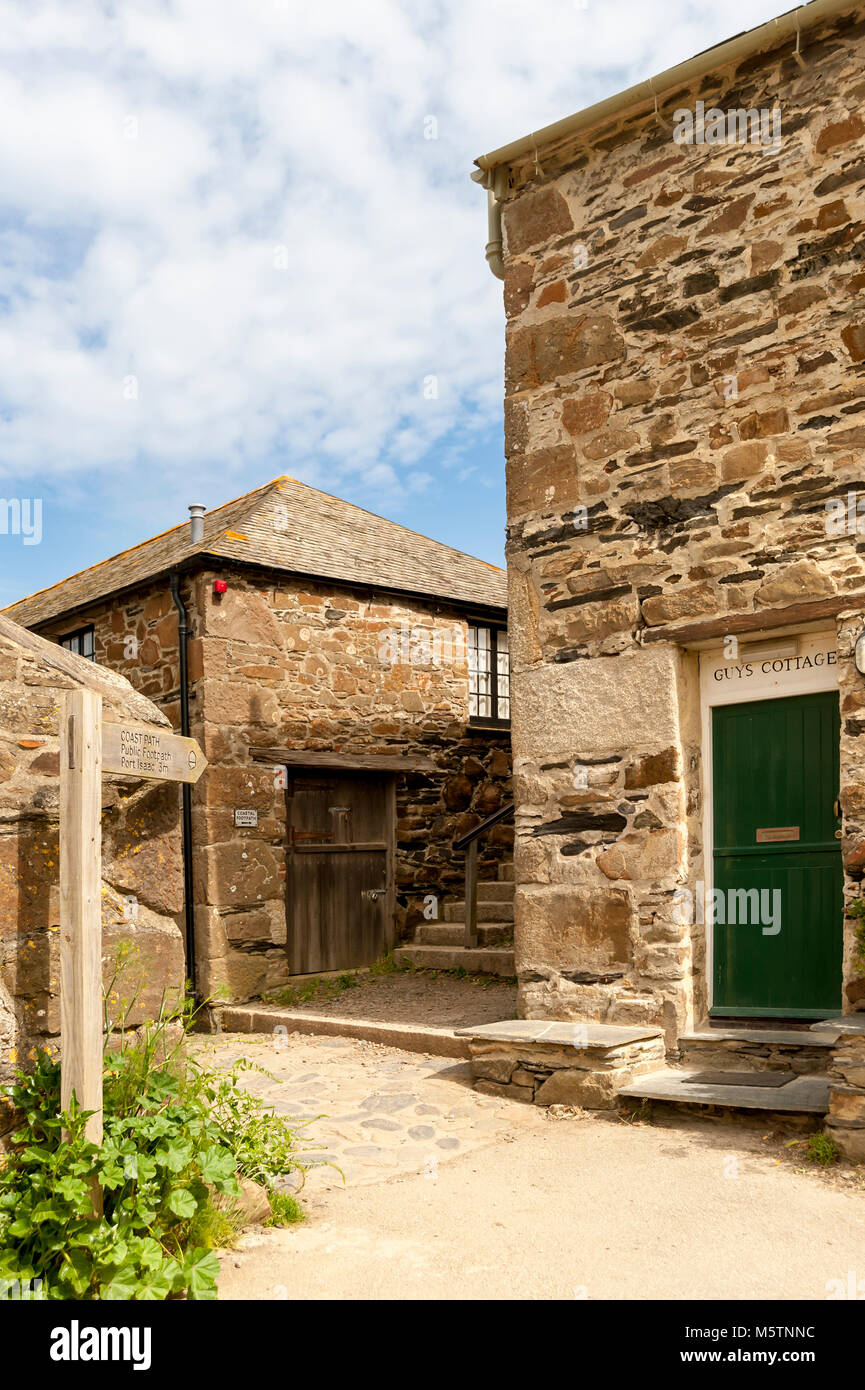 PORT QUIN, CORNWALL Exterior view of the pretty Guy's Cottage Stock Photo Alamy
