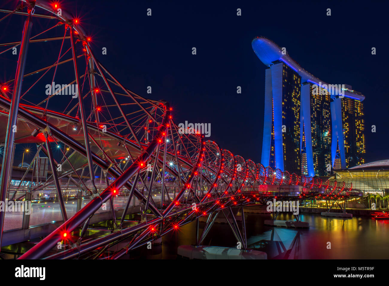 Singapore iconic landmarks hi-res stock photography and images - Alamy
