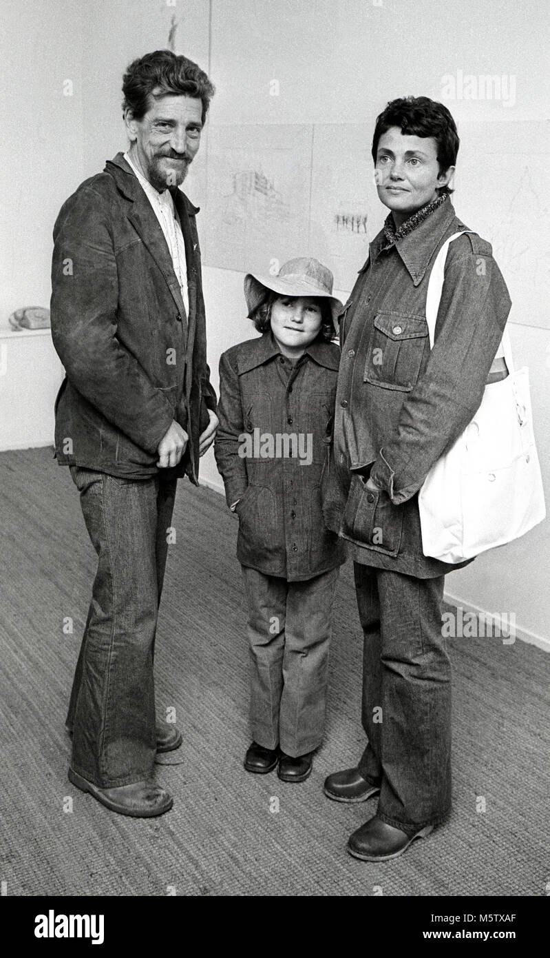 PER WAHLÖÖ and MAJ SJÖWALL with their daughter Tetz,Swedish authors and  authors authorize of the police novels about Martin Beck 1974 Stock Photo -  Alamy