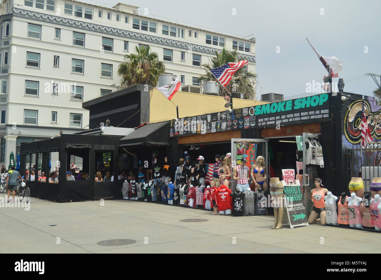 Souvenir shops santa monica pier hi-res stock photography and images