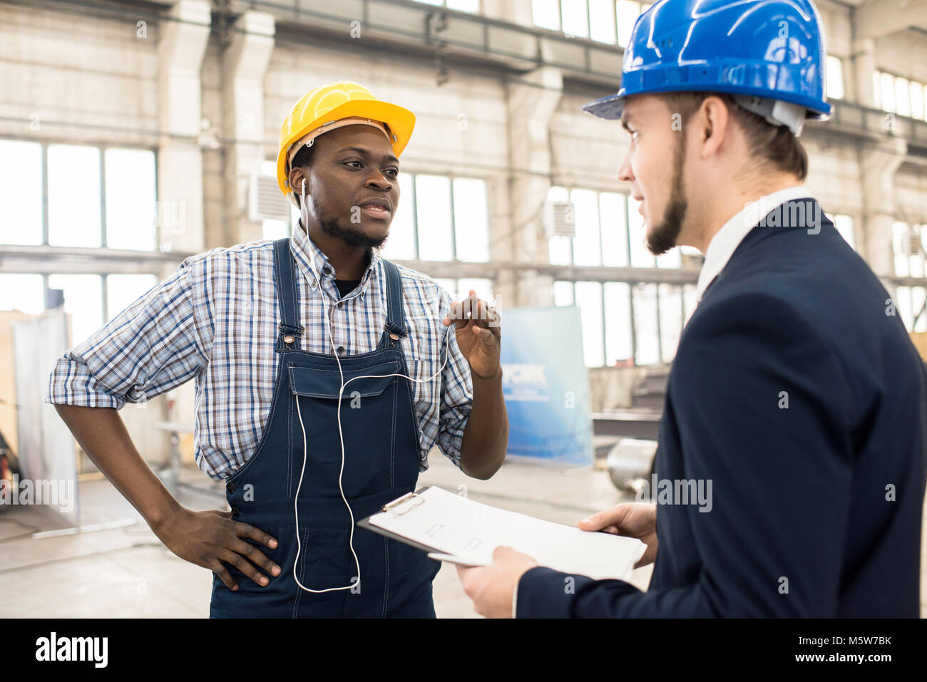African american factory worker hi-res stock photography and images - Alamy