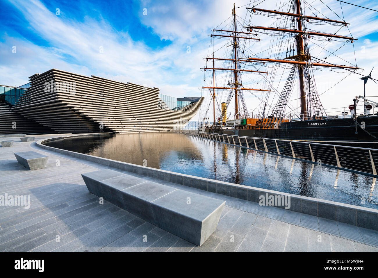 View of newly completed V&A Museum of Design in Dundee, Tayside, Scotland. Architect Kengo Kuma & Associates Stock Photo