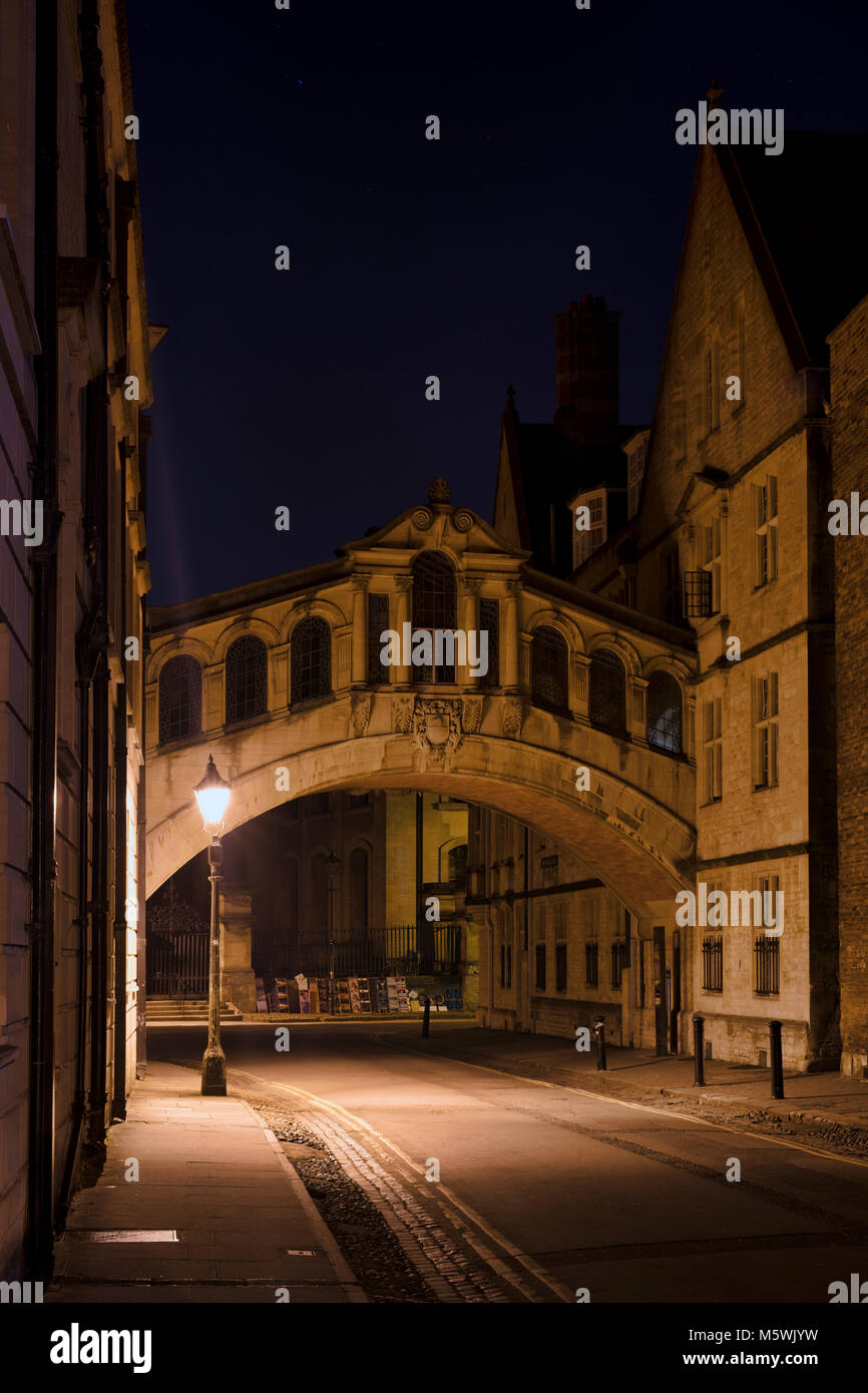 Bridge of Sighs. Hertford bridge at night. Oxford, Oxfordshire, England Stock Photo