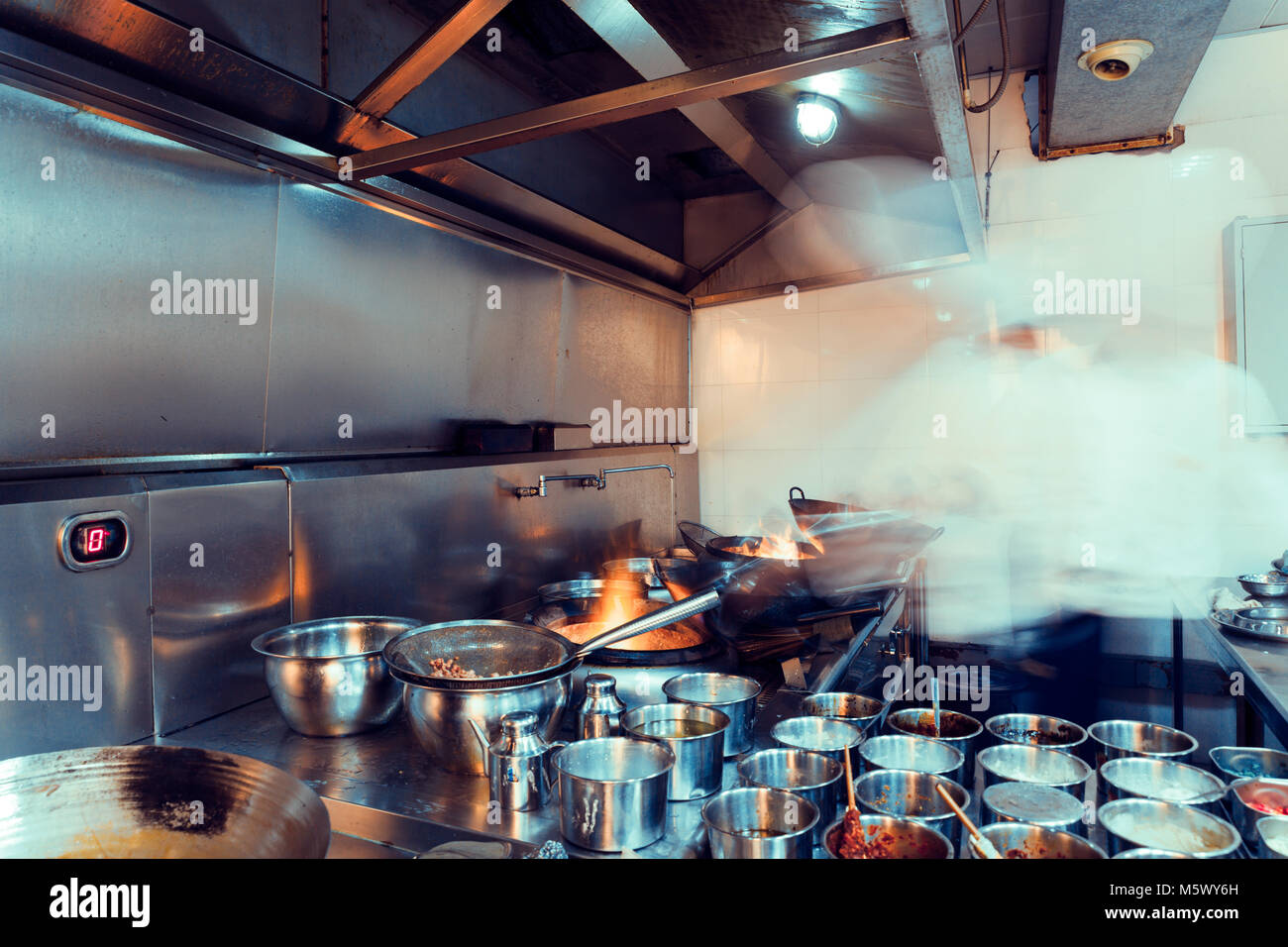 Chinese chef cooking, Sichuan cuisine chef Stock Photo Alamy