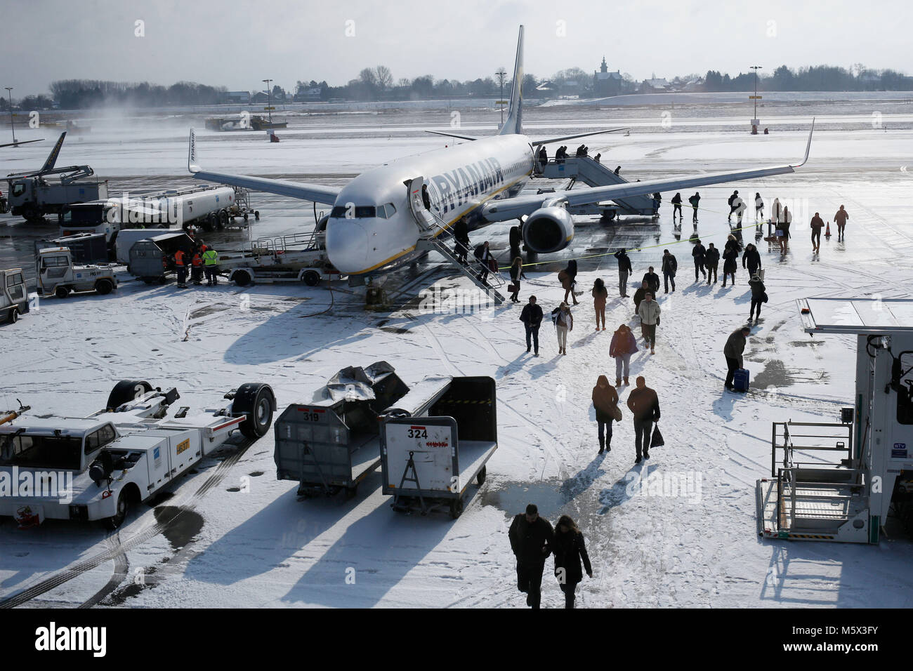 Charleroi, Belgium. 26th February 2018. Airplanes on the runway are