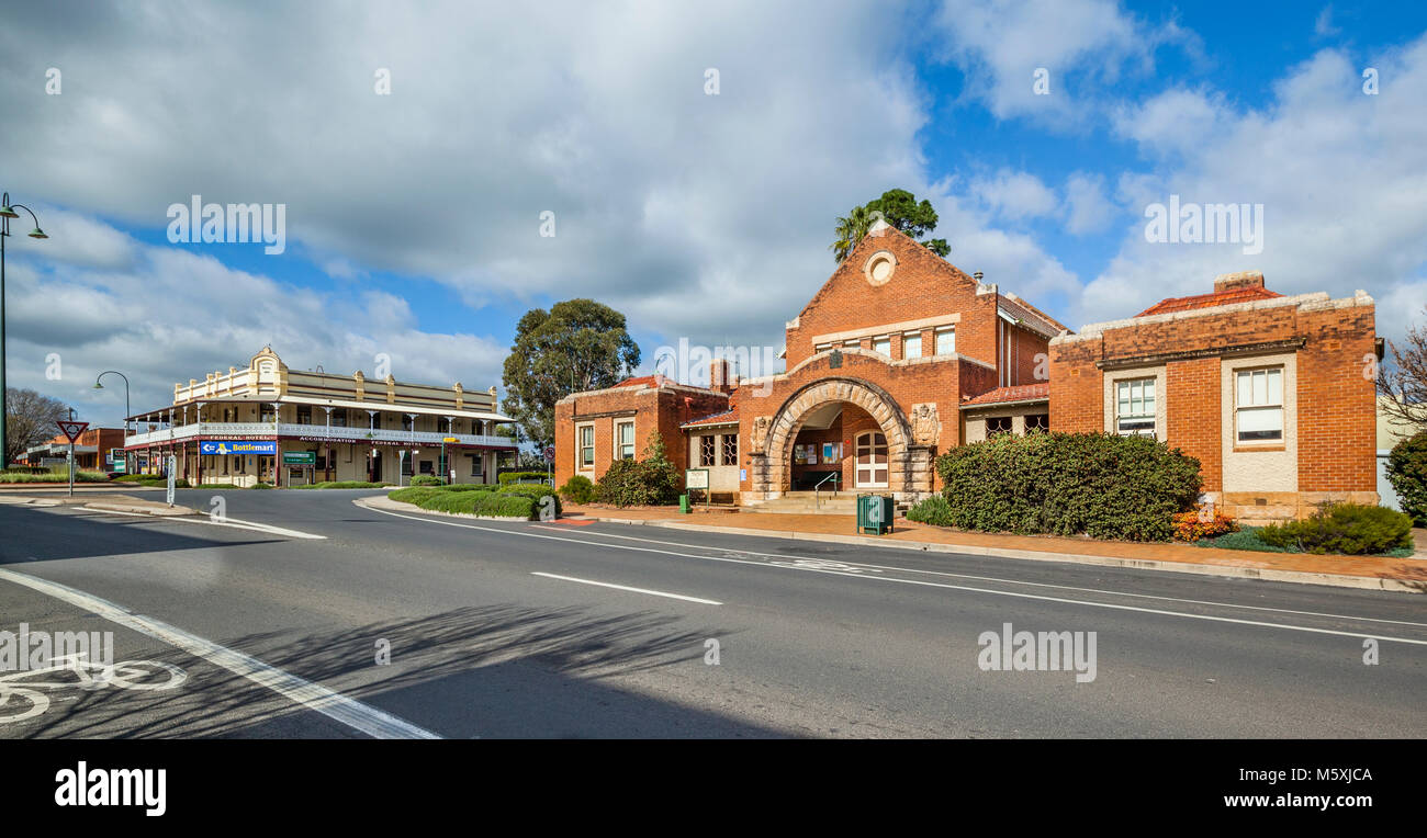 Australia, inland New South Wales, Wellington, view of the historic Wellington Court House built in 1872 in Late Victorian style Stock Photo