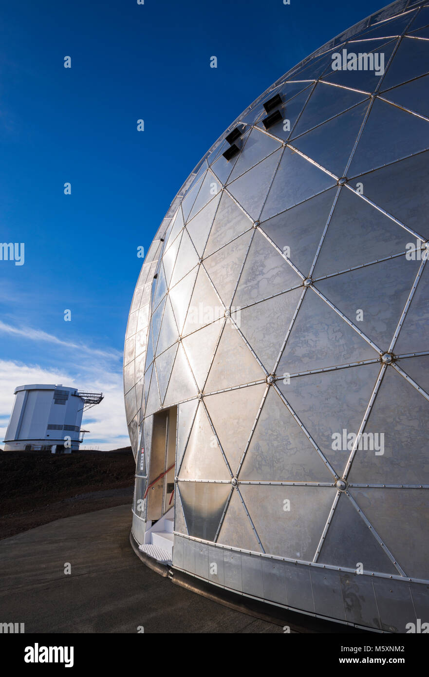 Submillimeter Array Hawaii Submillimeter telescope hi-res stock photography and images - Alamy