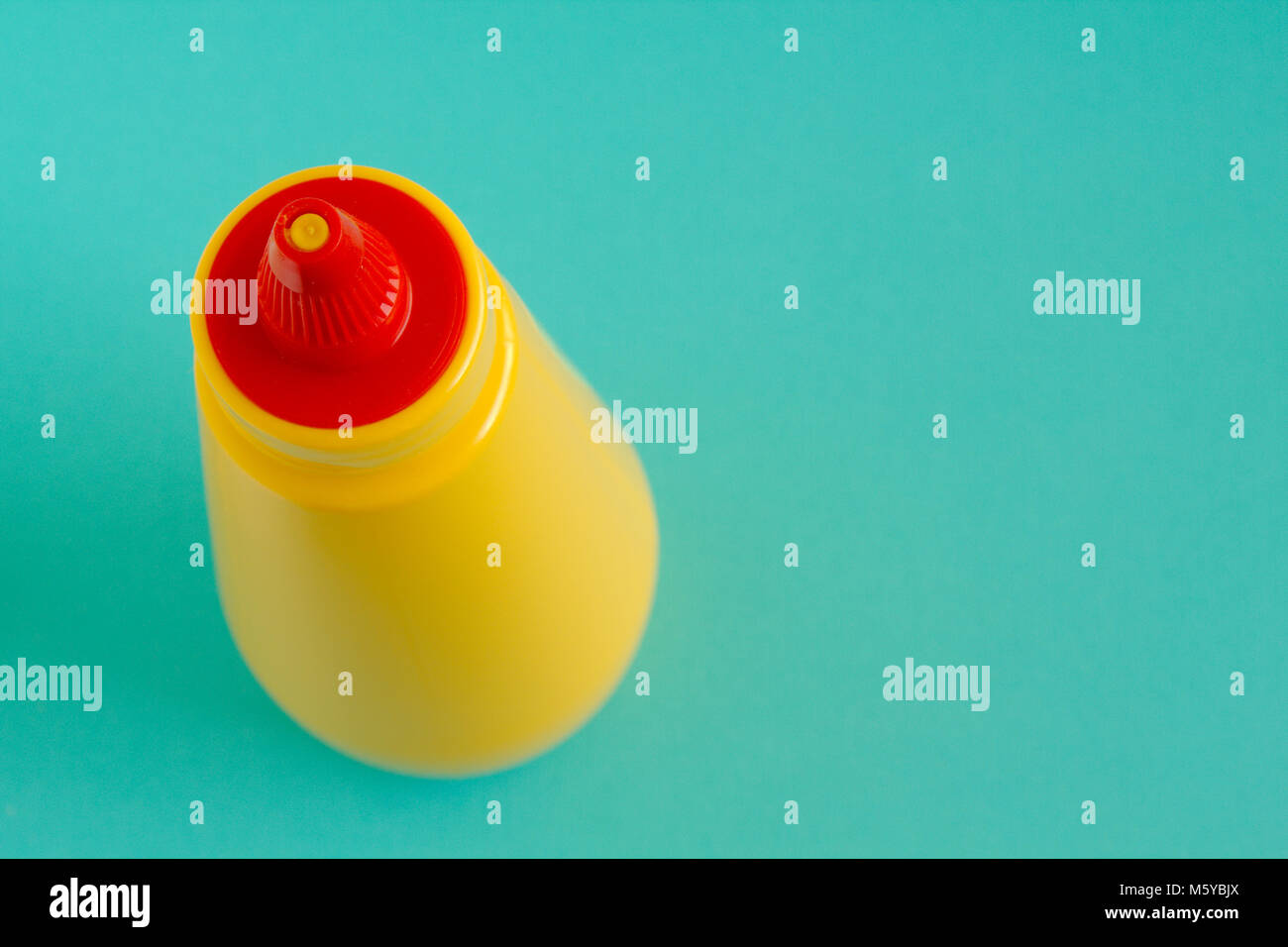 Mustard colour top hires stock photography and images Alamy