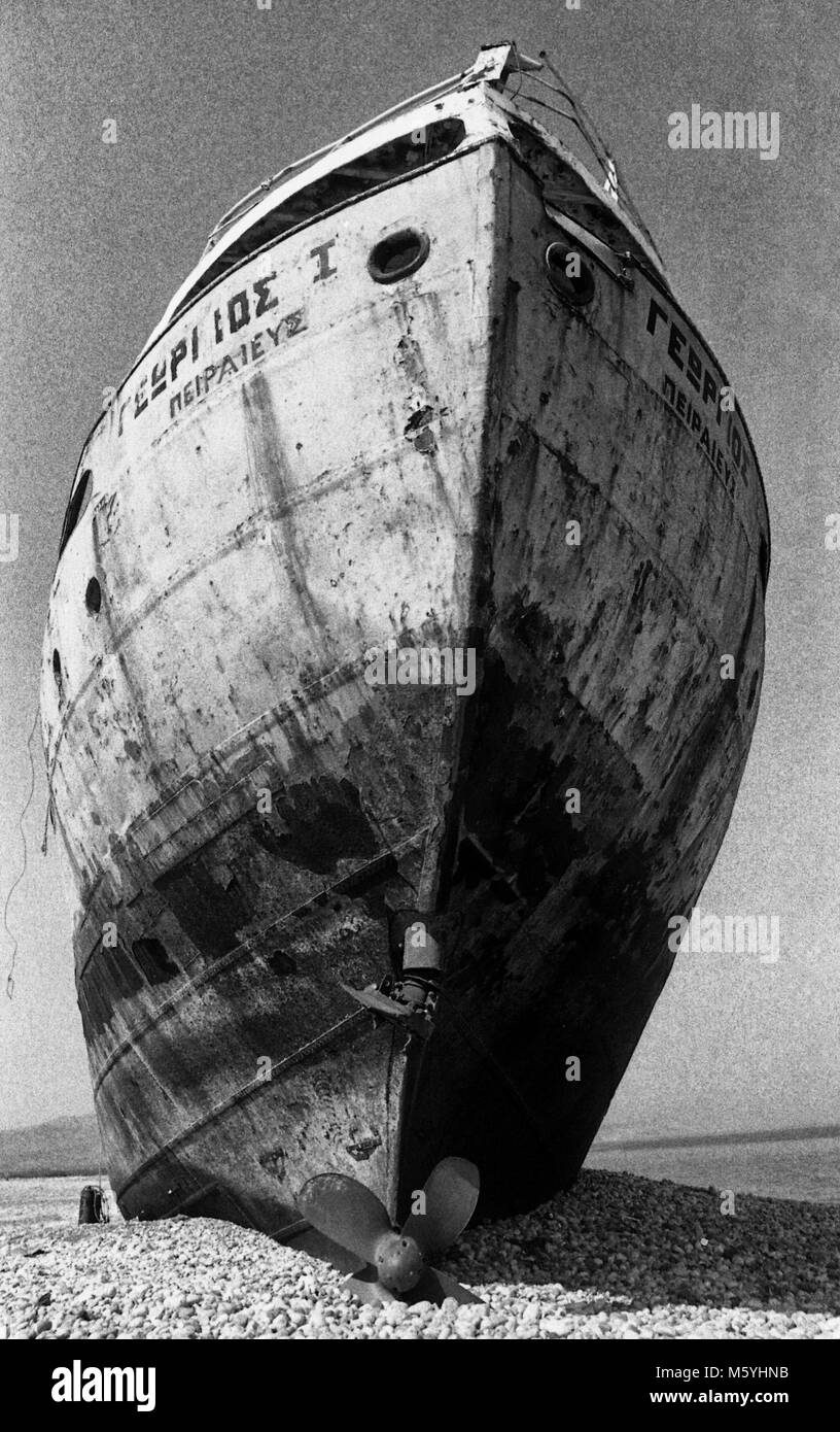Abandoned boat Black and White Stock Photos & Images - Alamy