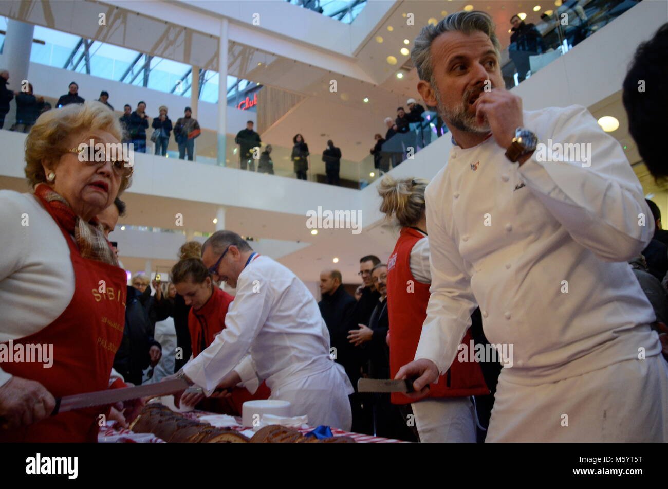 The longuest sausage in brioche (30 meters) of the World, Lyon, France Stock Photo