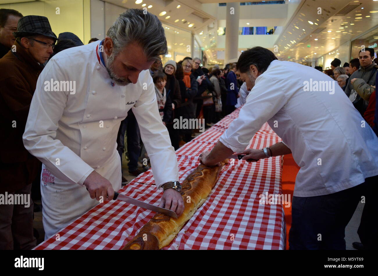 The longuest sausage in brioche (30 meters) of the World, Lyon, France Stock Photo