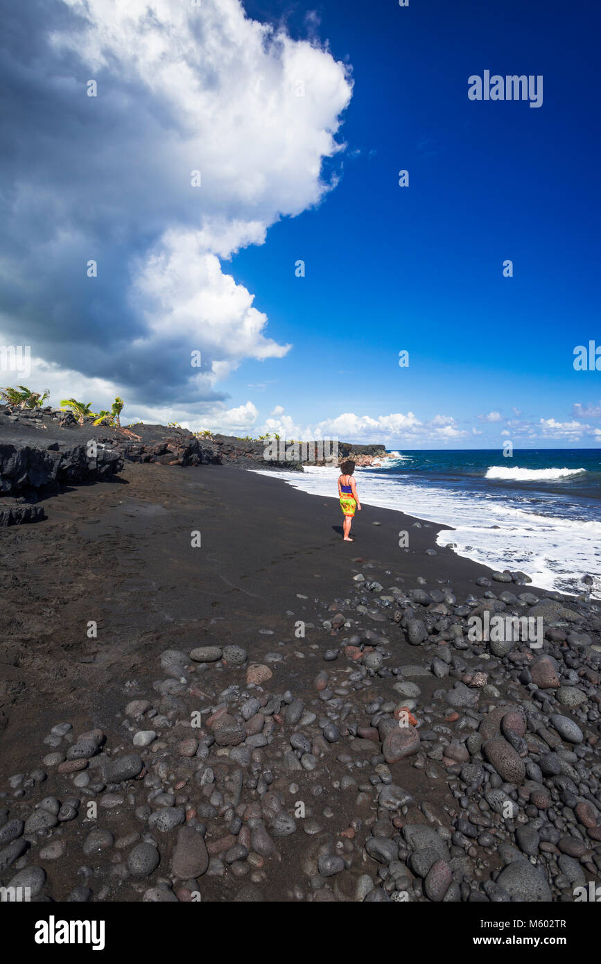 Kalapana black sand beach hires stock photography and images Alamy