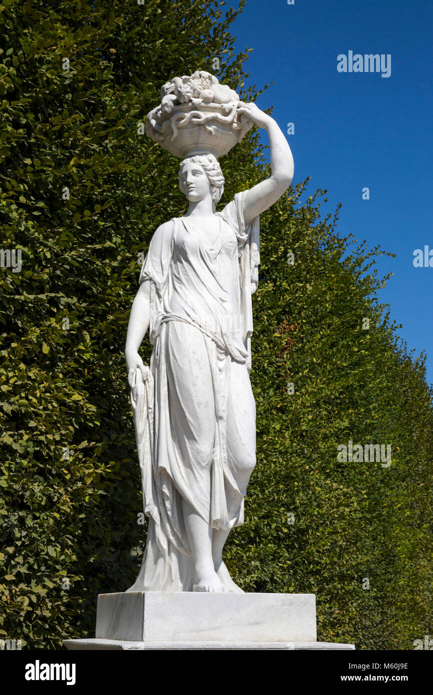 Statue in Schönbrunn Palace gardens, Schonbrunn, Vienna, Austria. Stock Photo